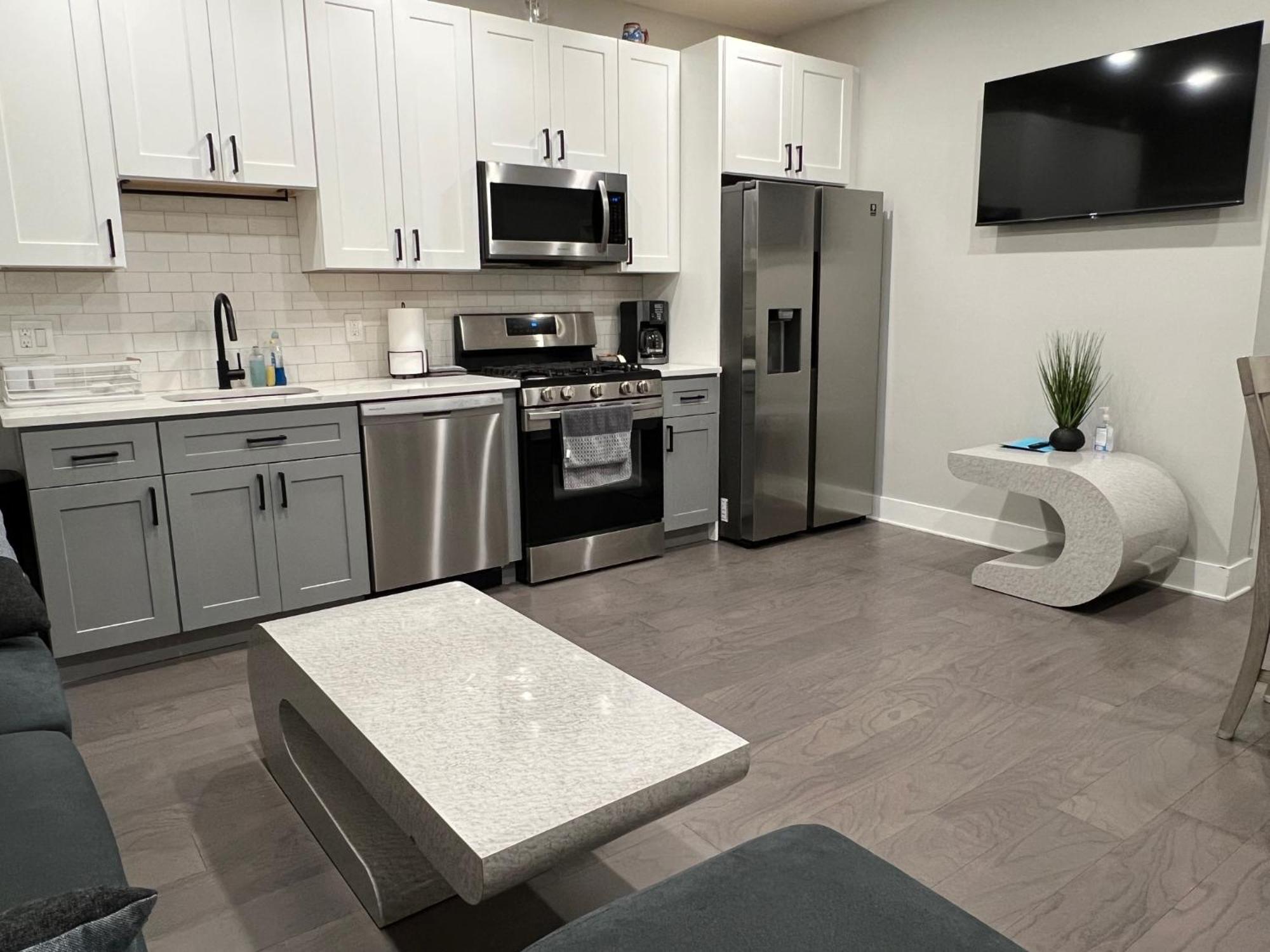 Apartamento Charming 3Br 2Ba With Private Patio Filadelfia Exterior foto